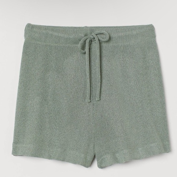 H&M Pants - H&M High-Waisted Knit Lagenlook Boho Shorts Women's SAGE GREEN Size XL neutral